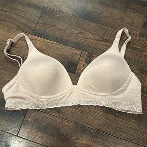 Padded bra with lace (size 34b)